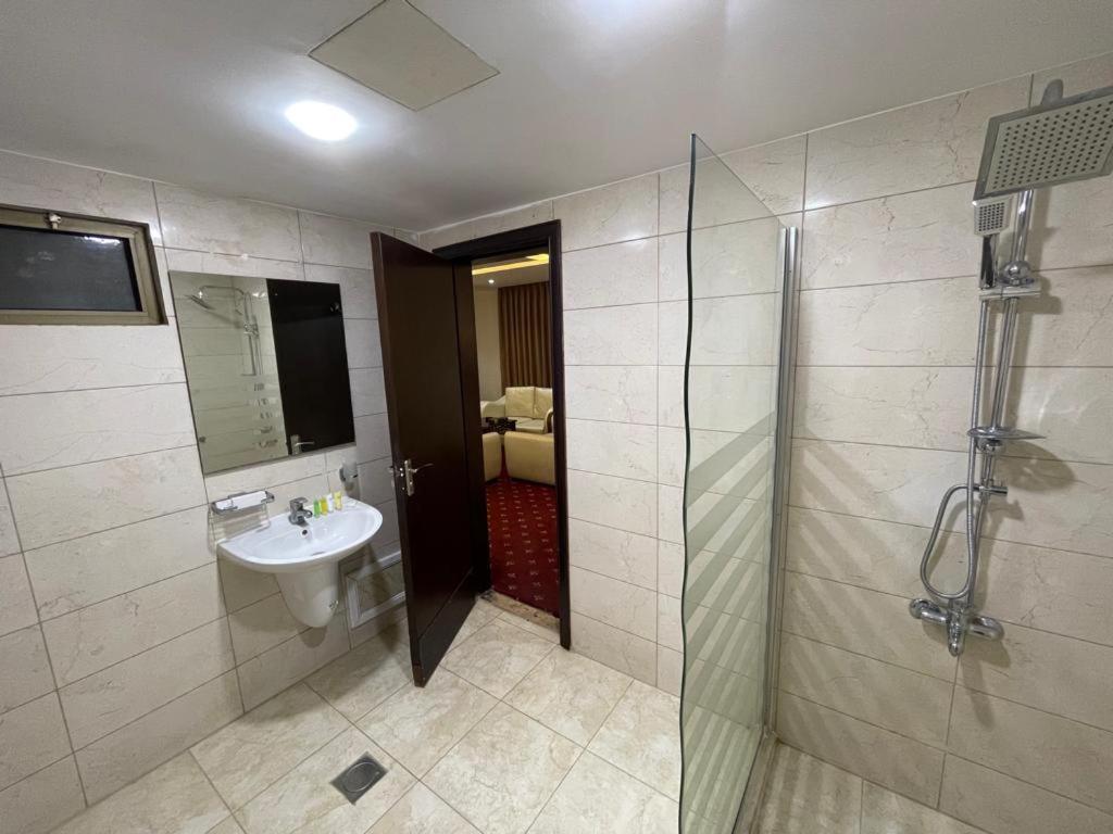Madison Hotel Amman Zewnętrze zdjęcie