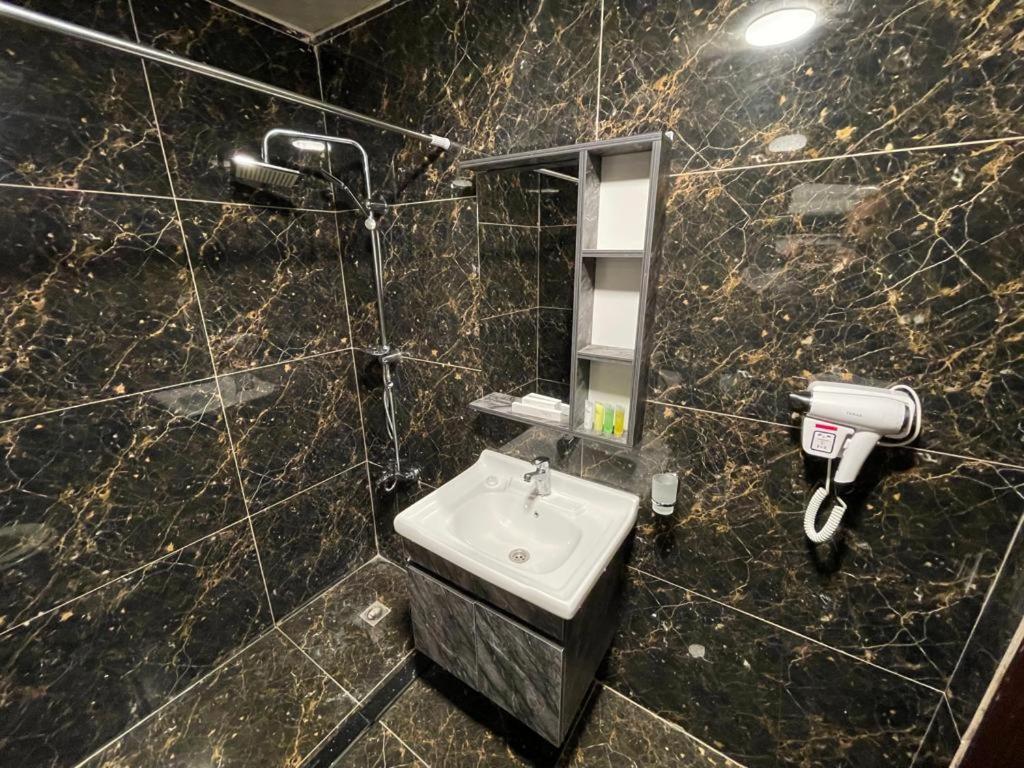 Madison Hotel Amman Zewnętrze zdjęcie